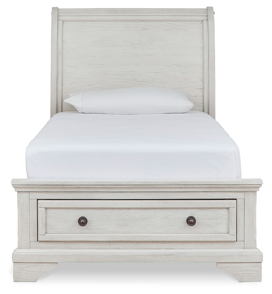 Robbinsdale - Sleigh Beds