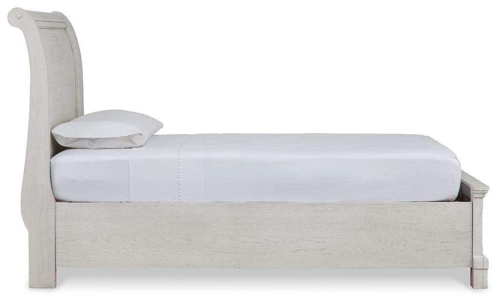 Robbinsdale - Sleigh Beds