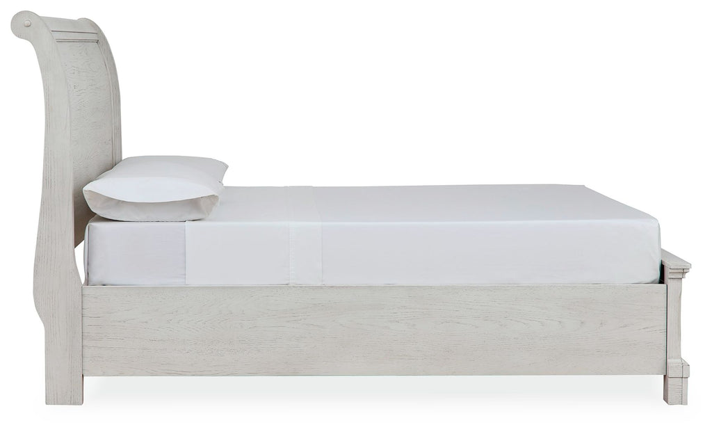 Robbinsdale - Sleigh Beds