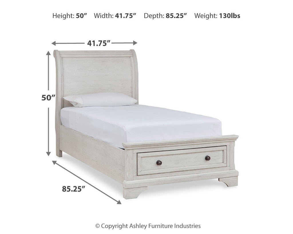 Robbinsdale - Sleigh Beds
